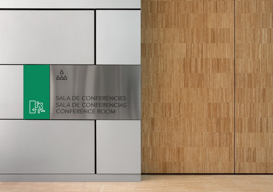 diseño de señalética alta diagonal clase bcn – Clase bcn