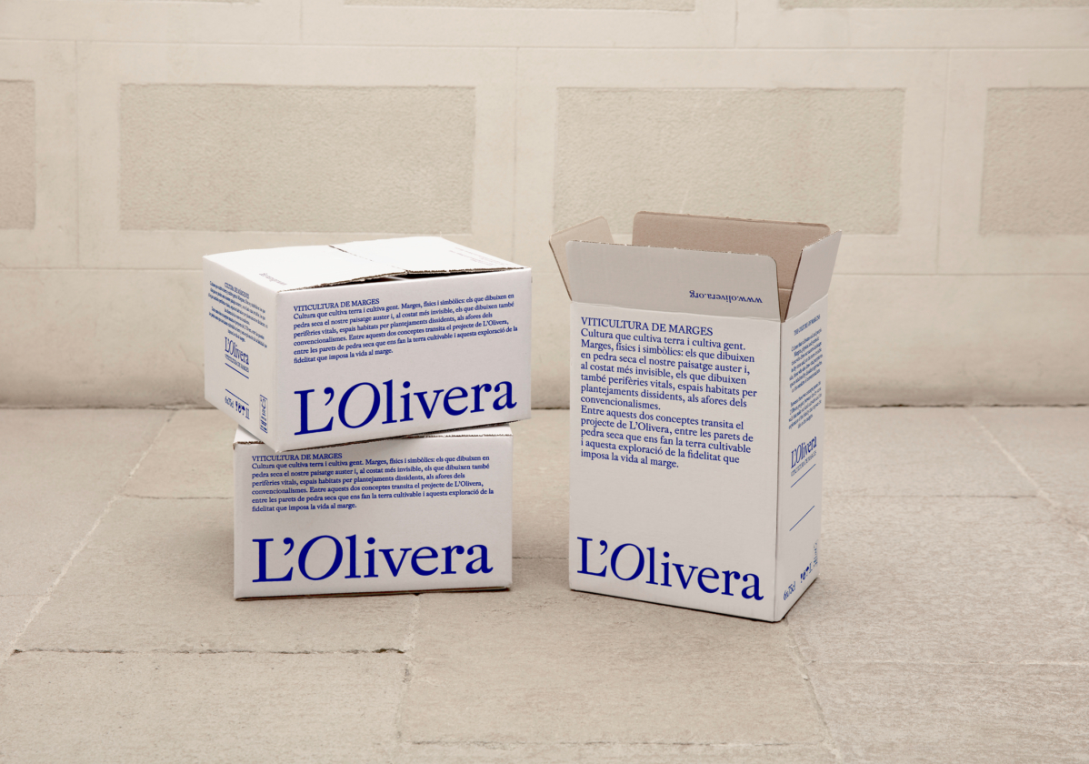L’Olivera wine bottle boxes featuring minimalist design and premium packaging – Clase bcn