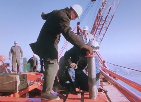 The last stone of Gateway Arch