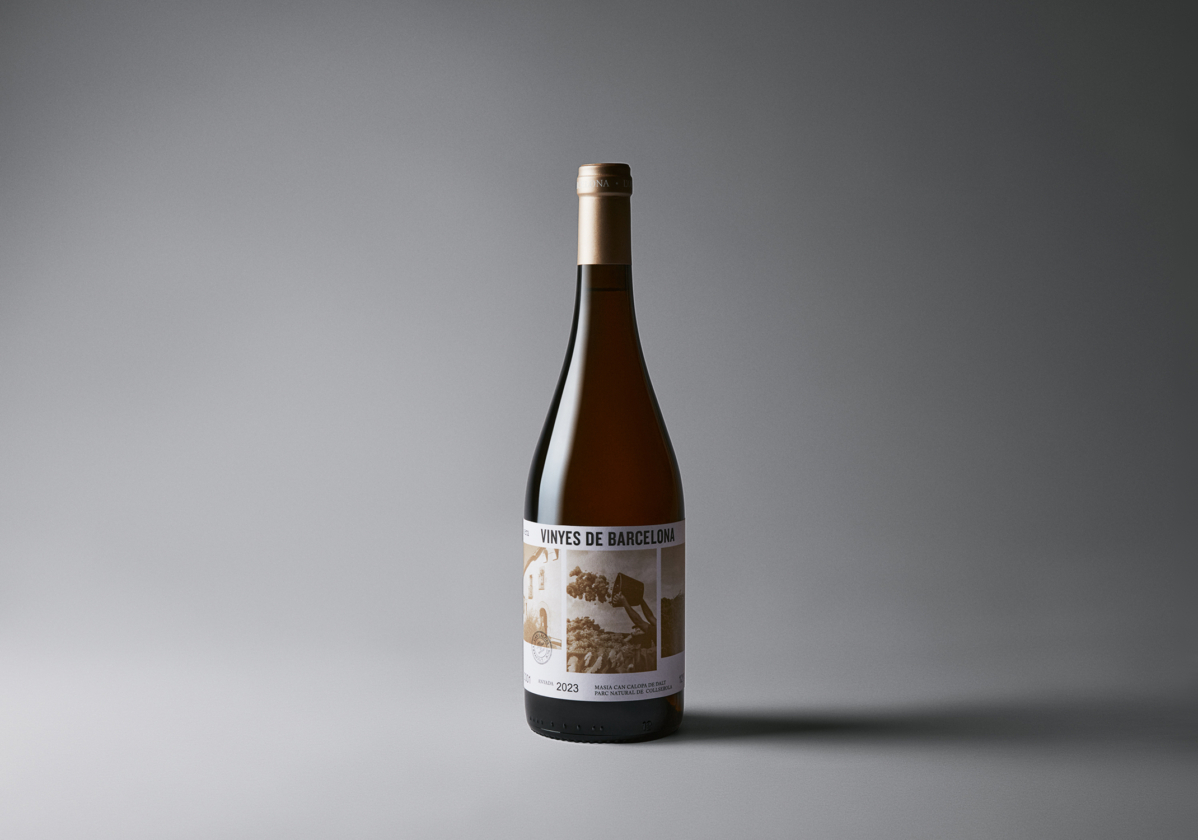L’Olivera Vinyes de Barcelona wine bottle label featuring minimalist design and premium packaging – Clase bcn