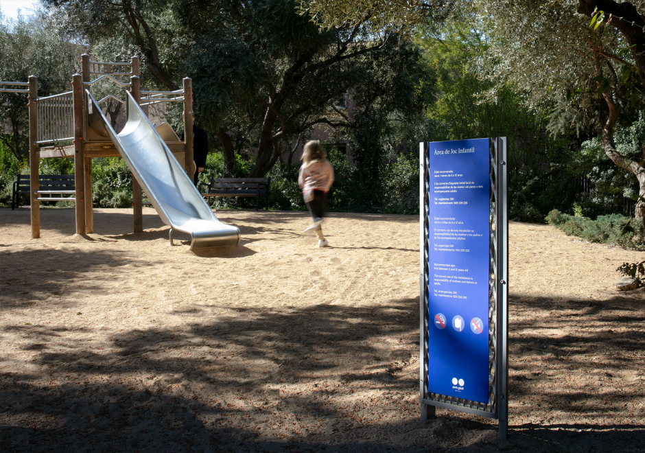 Integrated signage – Clase bcn